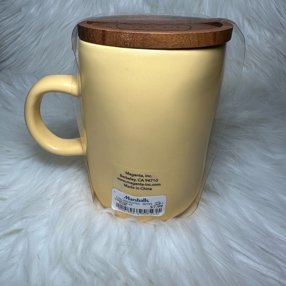 Rae Dunn Yellow That’s All Yolks Mug with Wooden Lid/Coaster - Picture 2 of 4